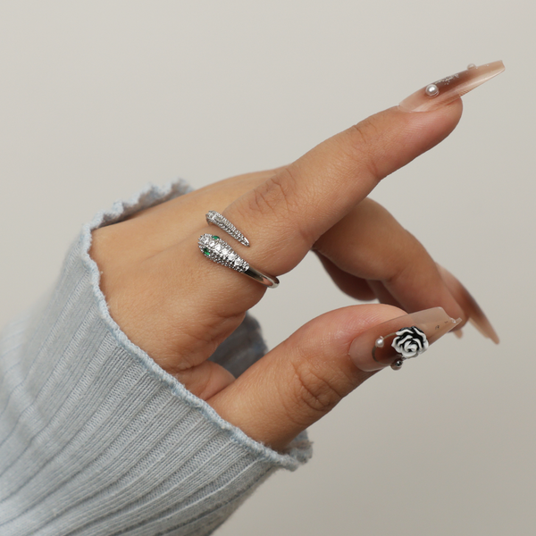 Silver Green Eyes Snake Ring