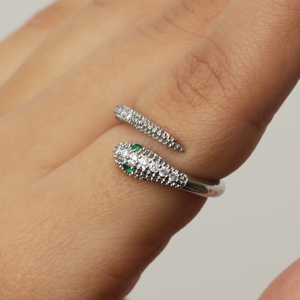 Silver Green Eyes Snake Ring