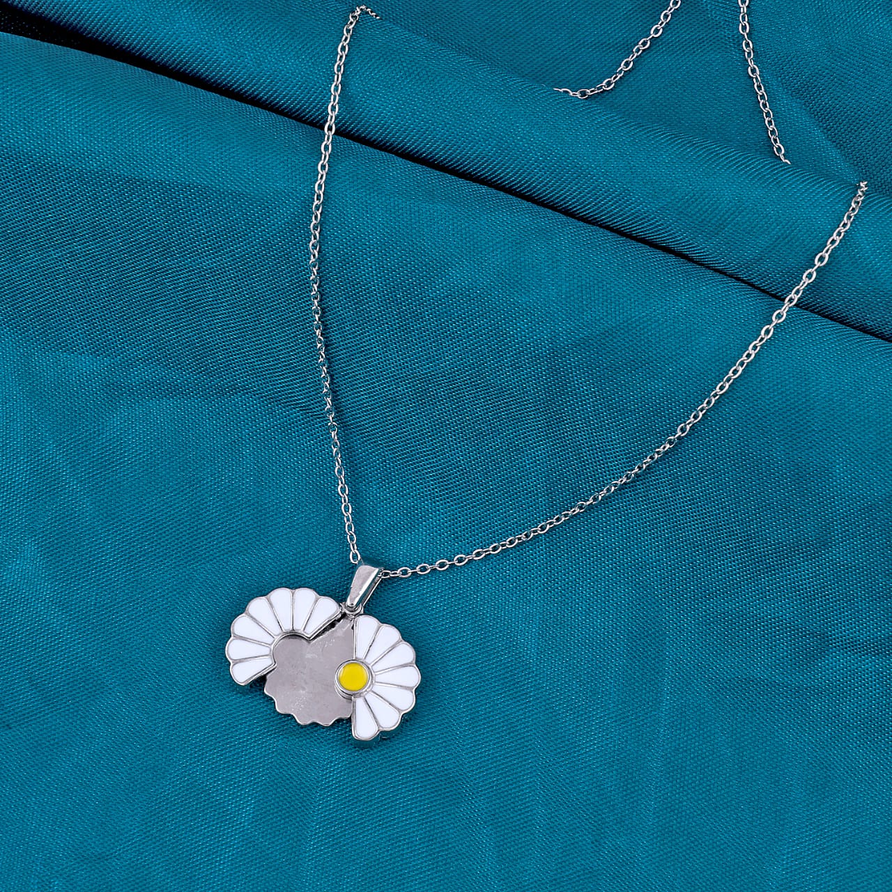 Silver Shine Sun Flower Daisy Necklace