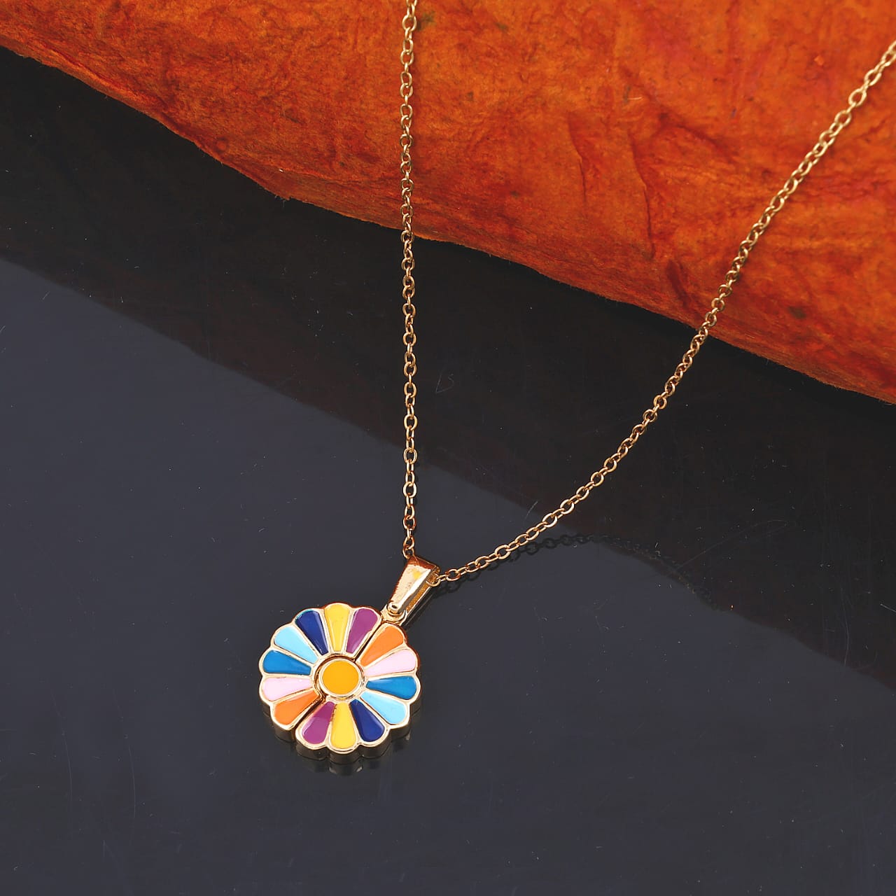 Colorful Openable Daisy Flower Pendant Necklace