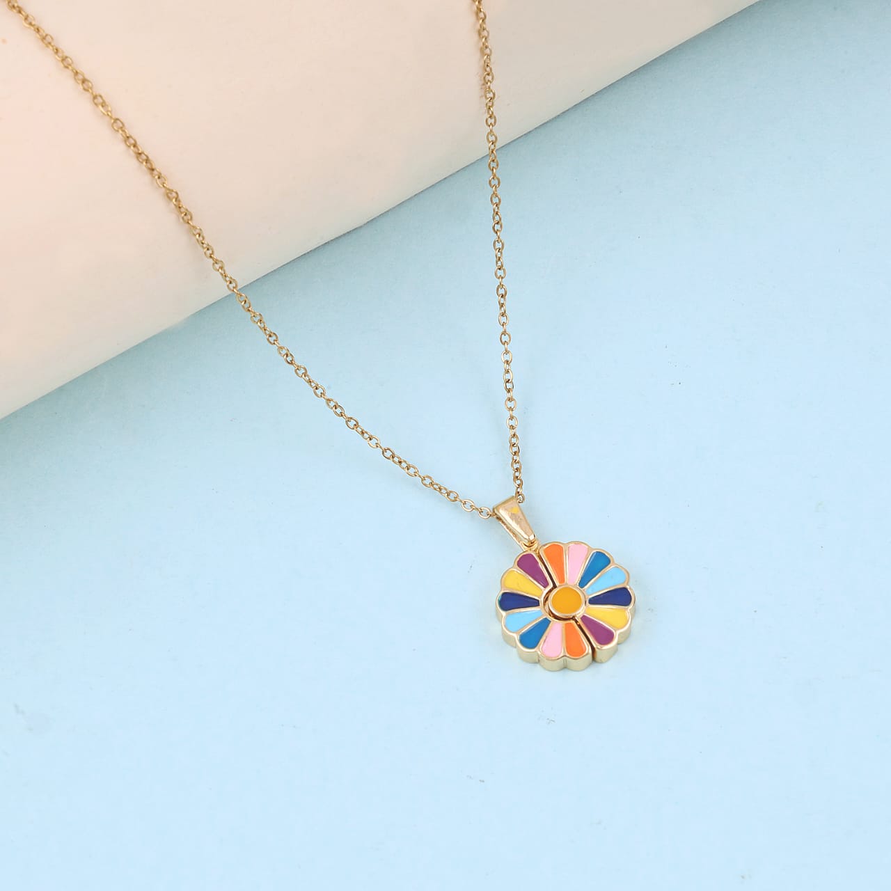 Colorful Openable Daisy Flower Pendant Necklace