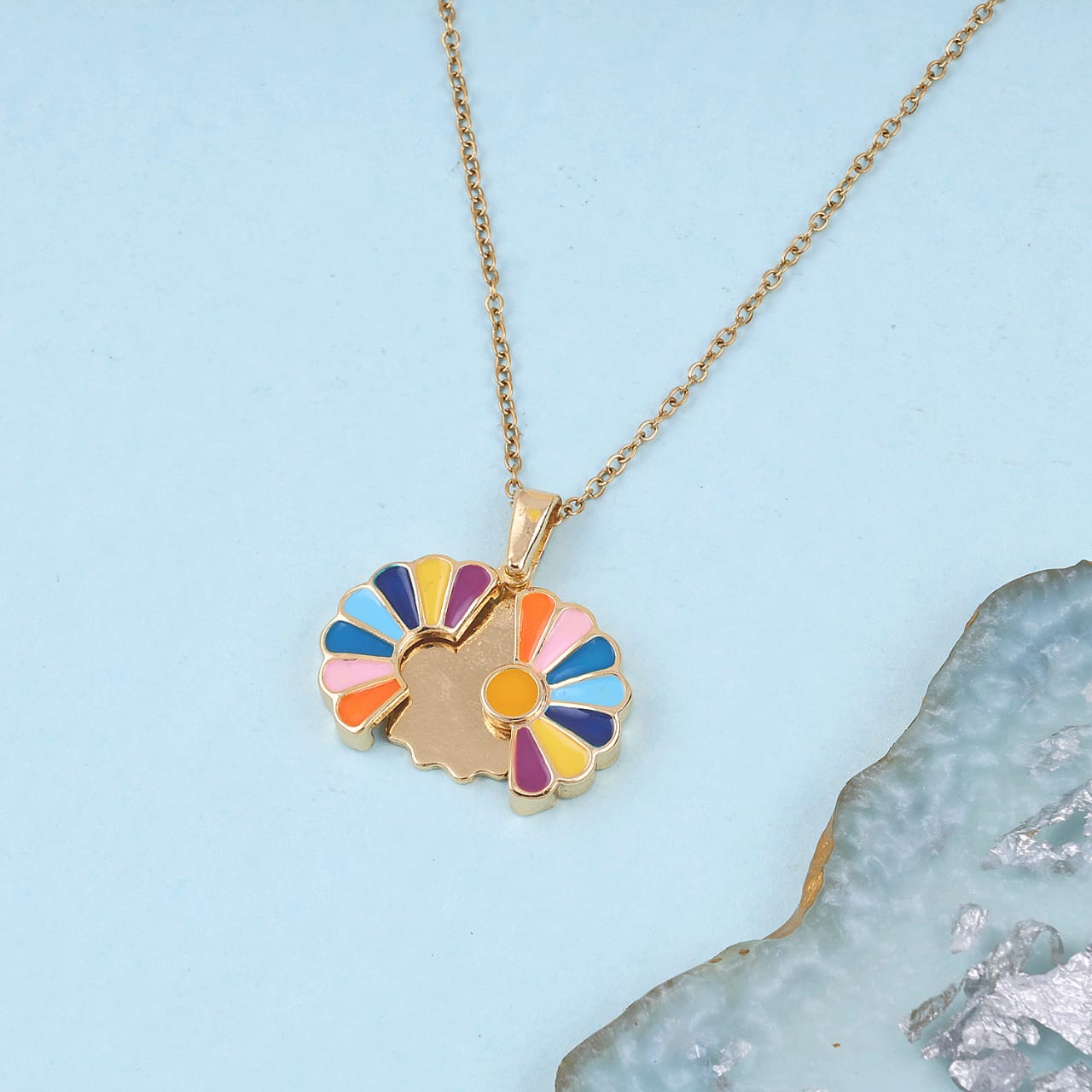 Colorful Openable Daisy Flower Pendant Necklace