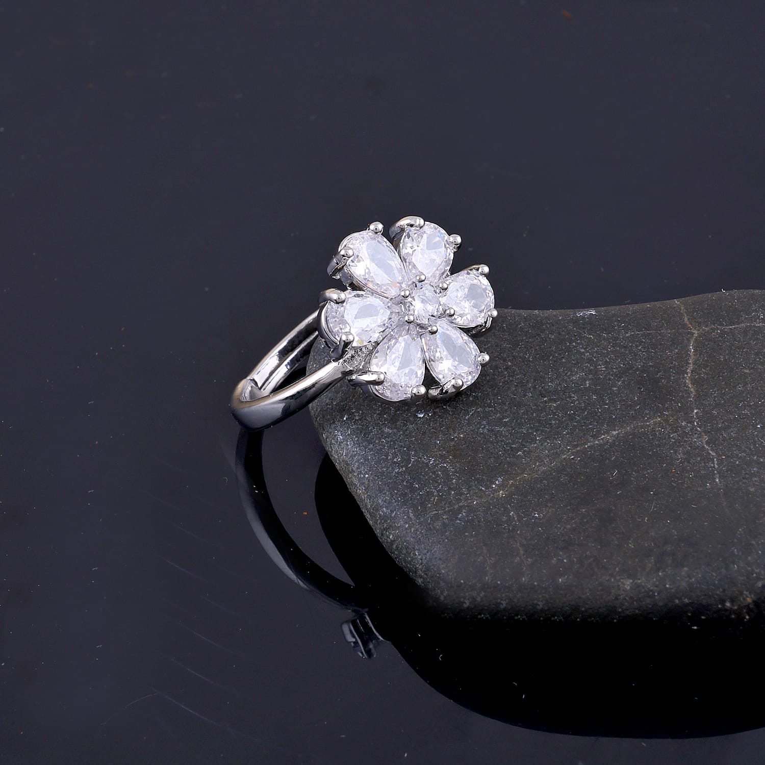 Elegant Silver Crystal Flower Ring