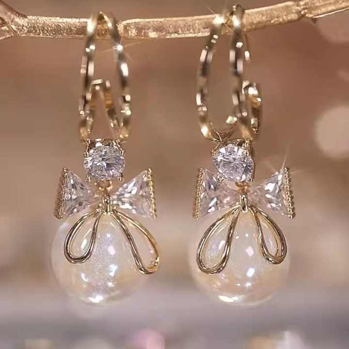 Gold Plated Shiny Crystal Pearl Drop Earring