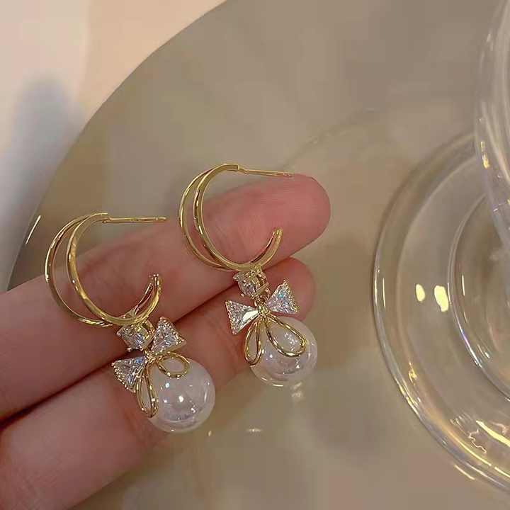 Gold Plated Shiny Crystal Pearl Drop Earring