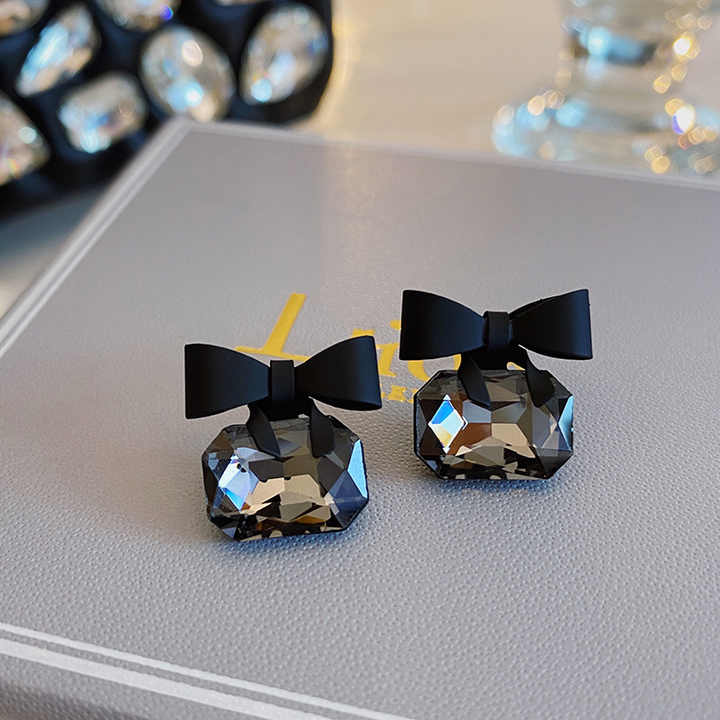 Black Crystal Ribbon Bow Earring