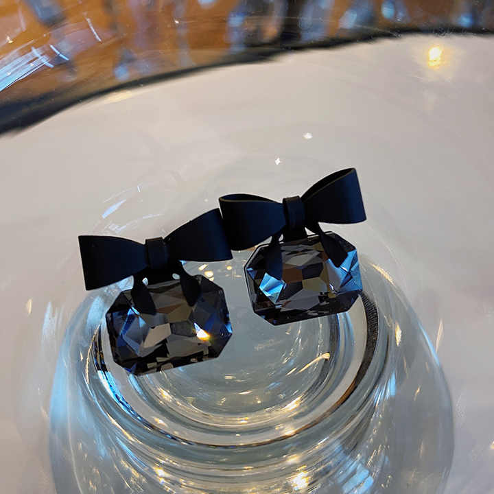 Black Crystal Ribbon Bow Earring