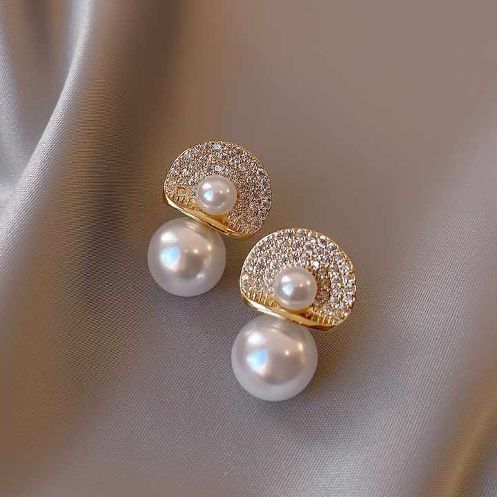 Tiny Peacock Design Double Pearl Earring