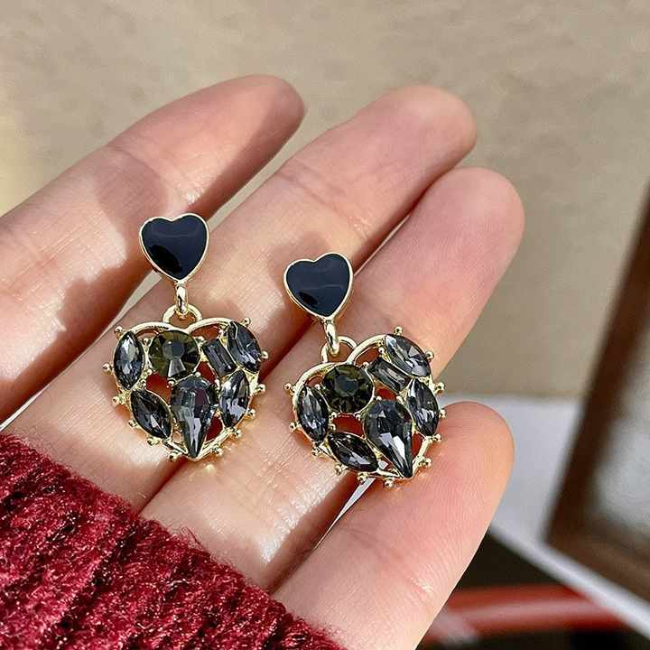 Black Heart Crystal Shine Earring