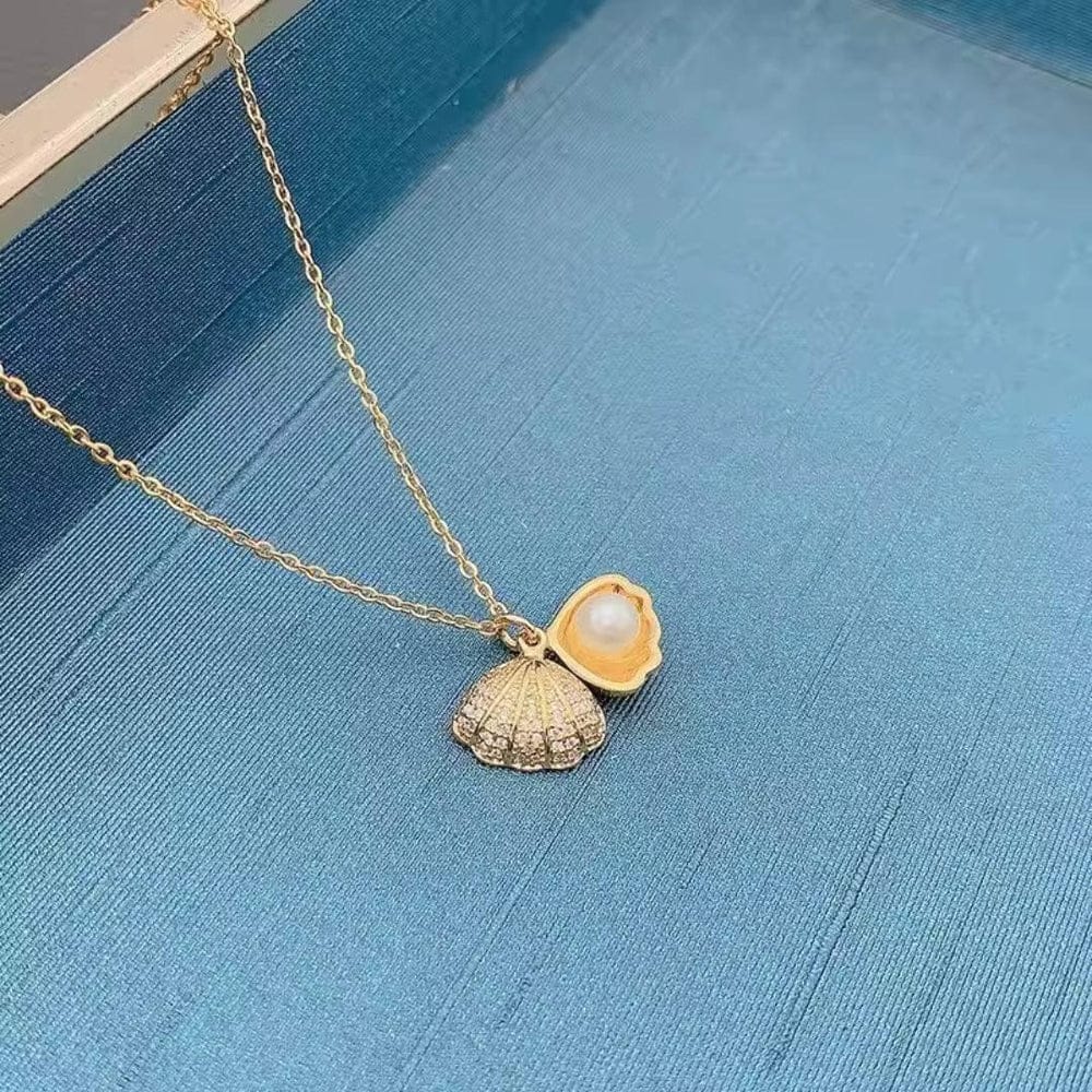 Golden Shine Shell pearl necklace Pendant