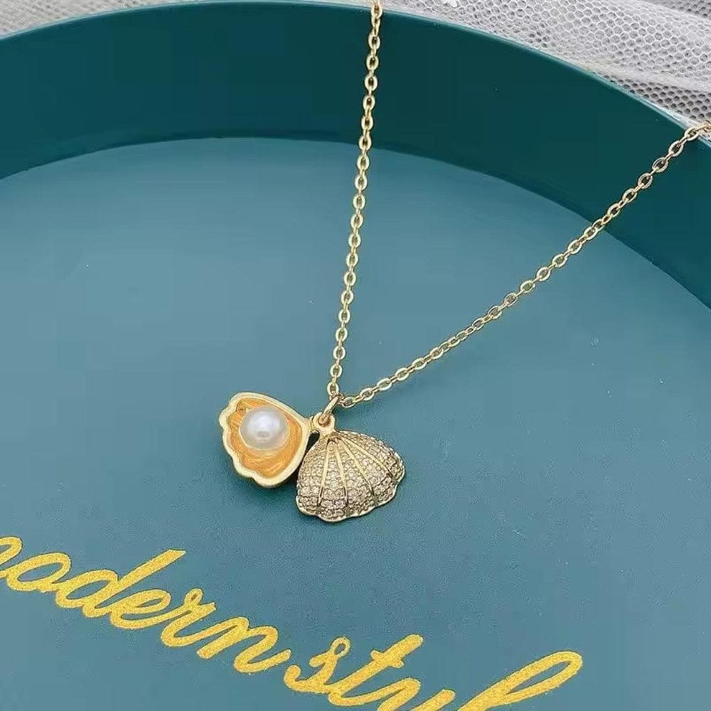 Golden Shine Shell pearl necklace Pendant