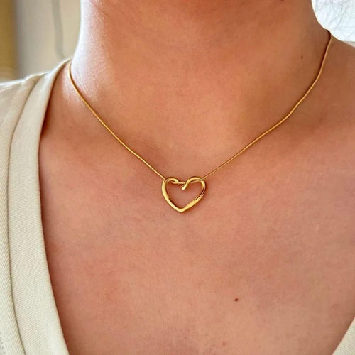 Golden heart chain necklace pendant