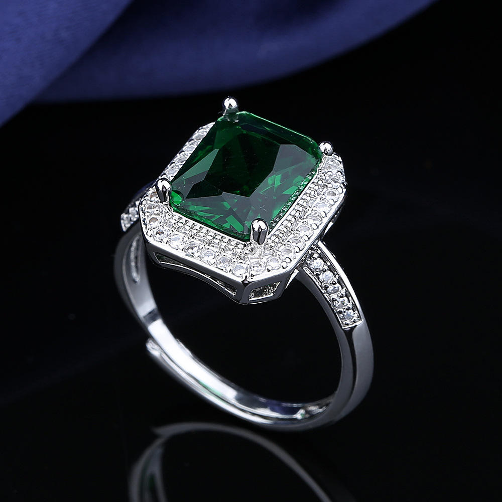 Classic Fashion Green Stone Ring