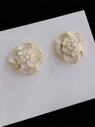 Gold-Plated Pearls Earring