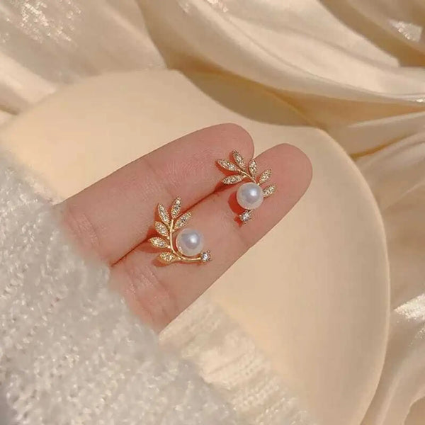 Gold Pearl Flower Earring
