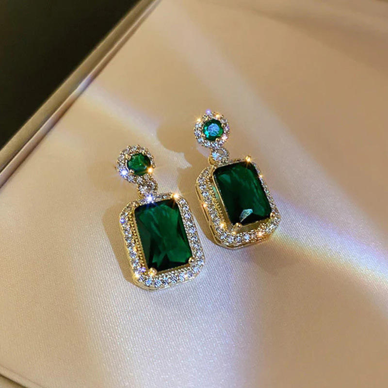 Green Stone Decor Drop Earring