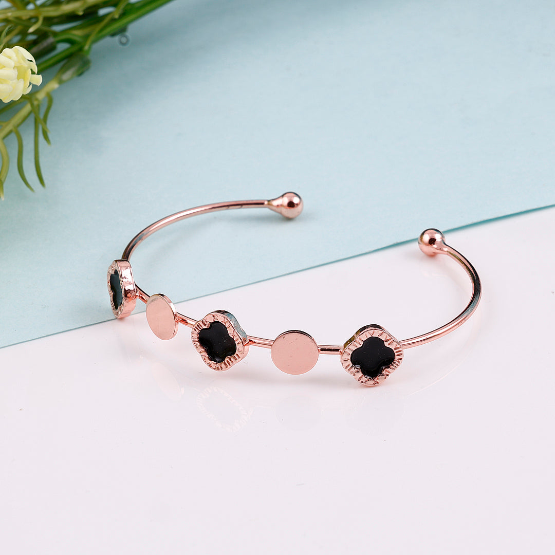 Stylish Rose Gold Flower Shape Bracelet