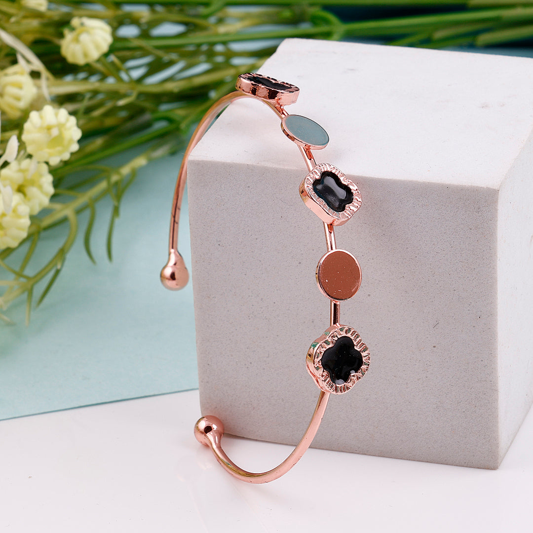 Stylish Rose Gold Flower Shape Bracelet