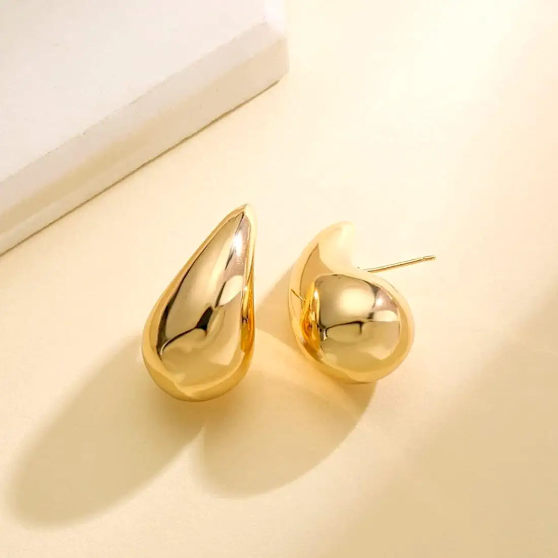 Gold water drop earring