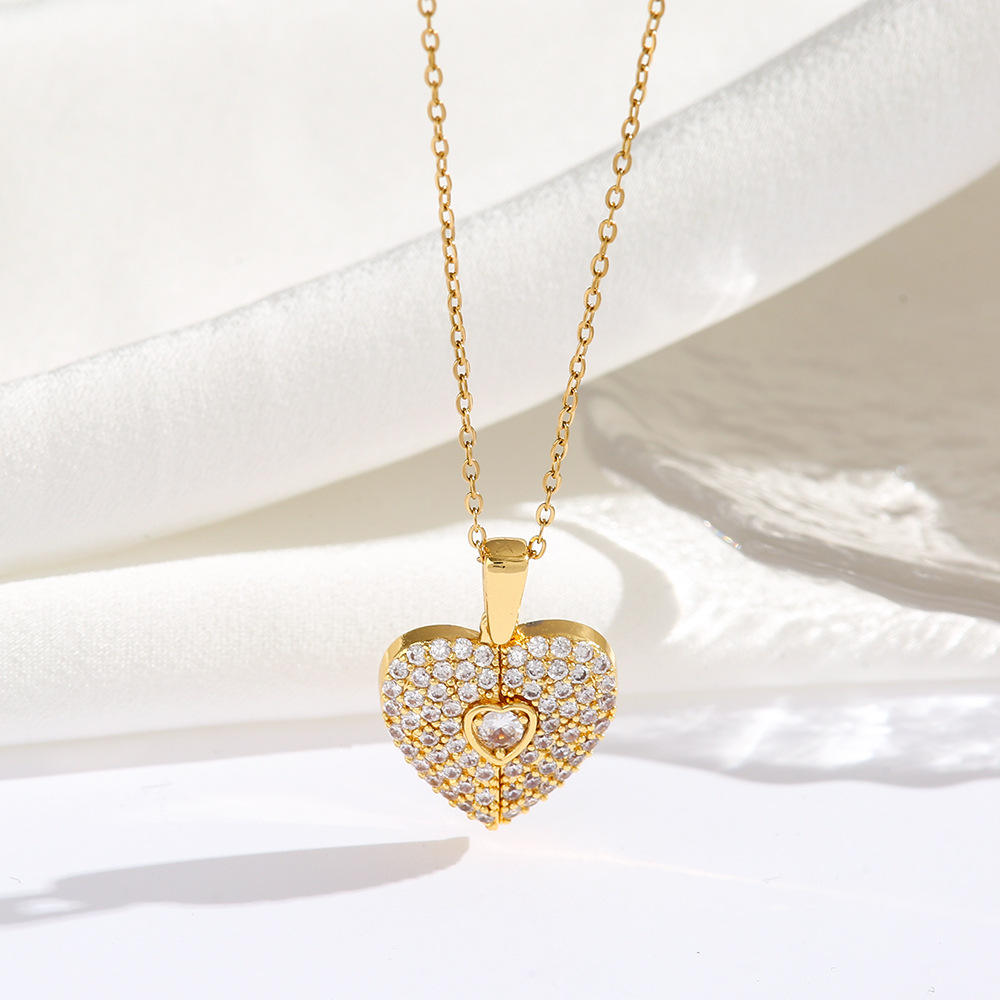 Chic Heart Shaped Pendant Necklace