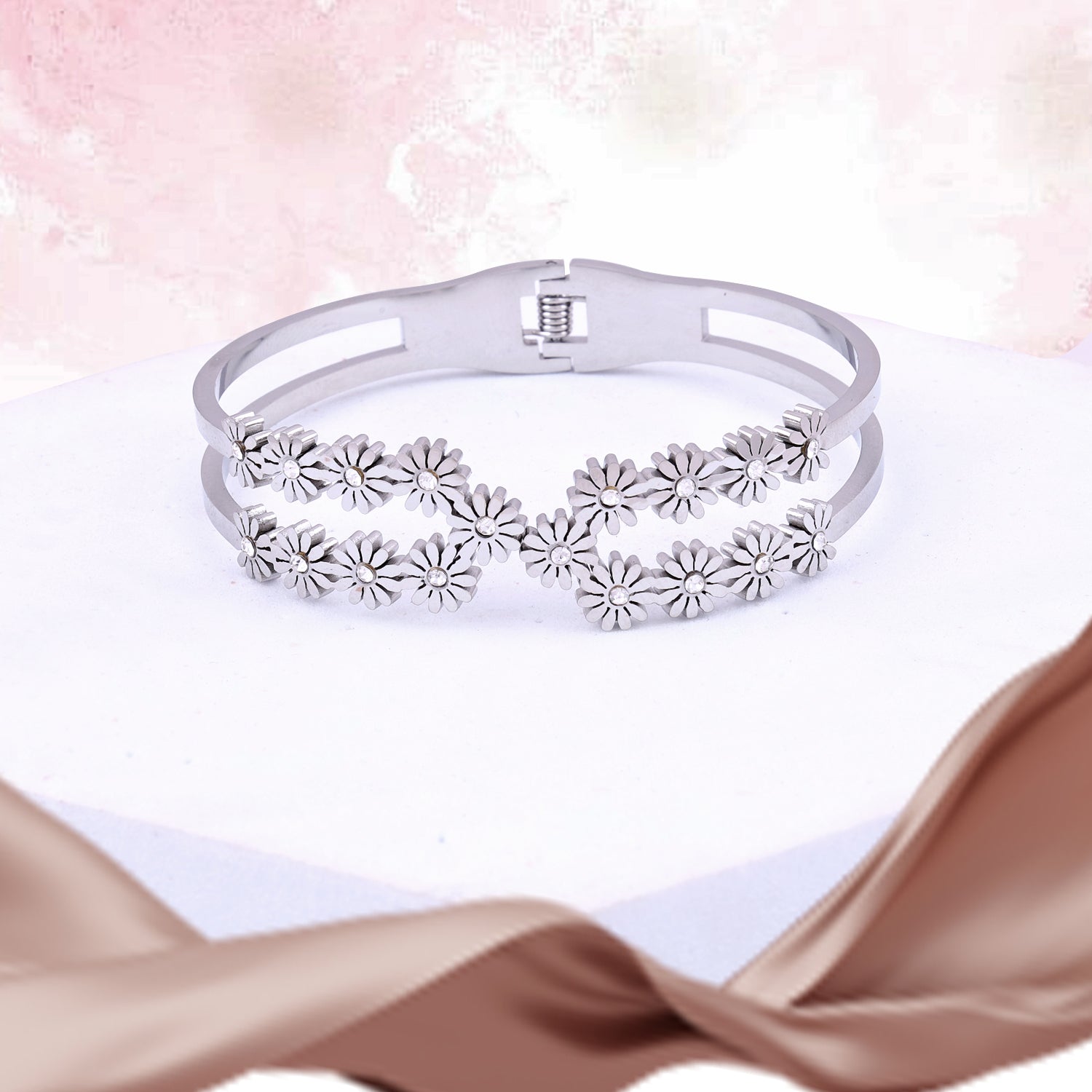 Sweet Daisy Flower Silver Bracelet