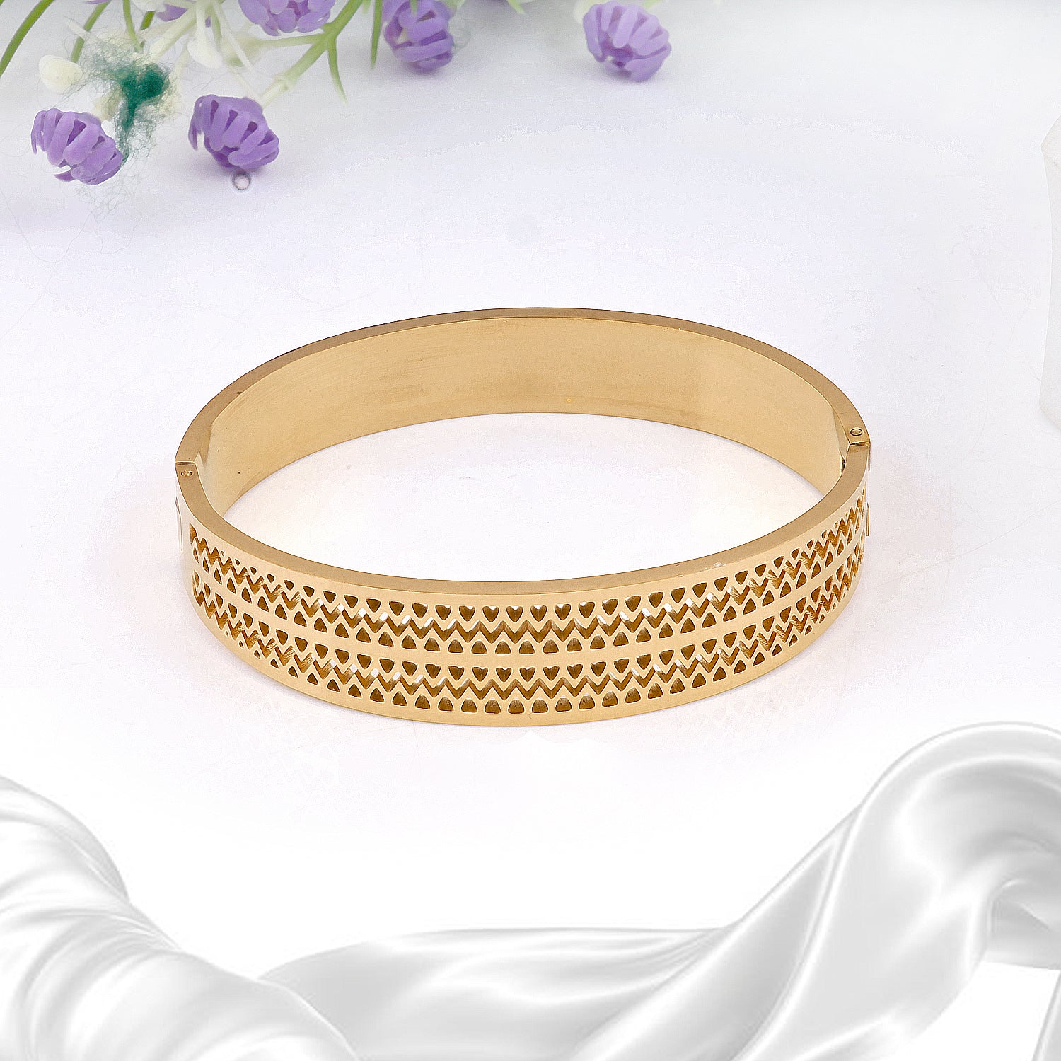 Golden Shine Kada Bracelet